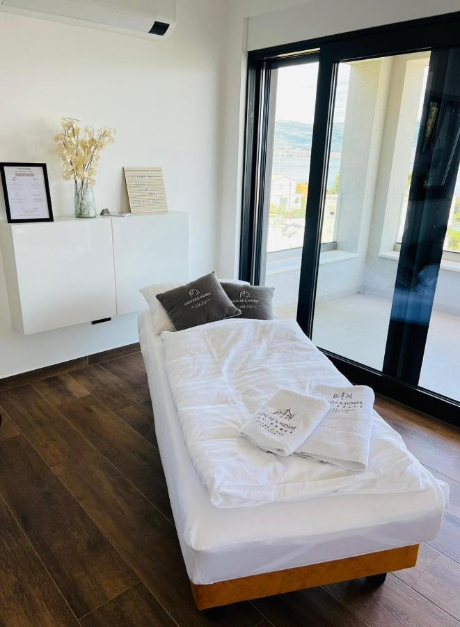 House & Home Слатине Екстер'єр фото