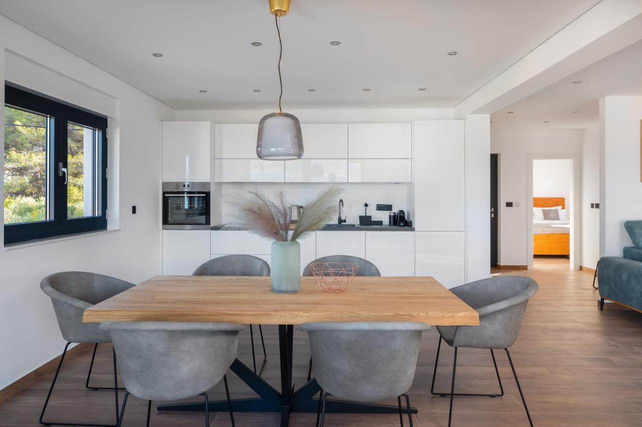 House & Home Слатине Екстер'єр фото