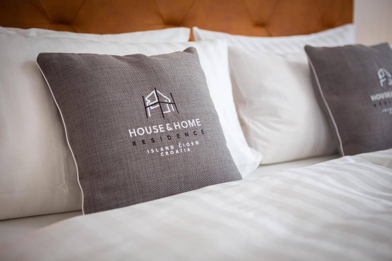 House & Home Слатине Екстер'єр фото