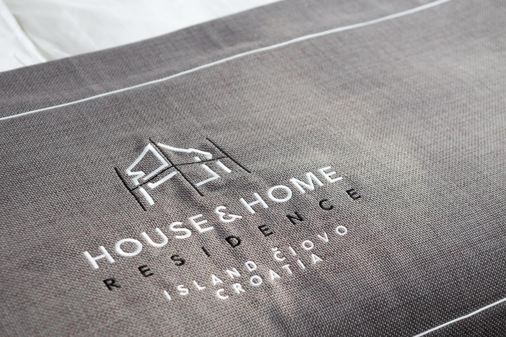 House & Home Слатине Екстер'єр фото