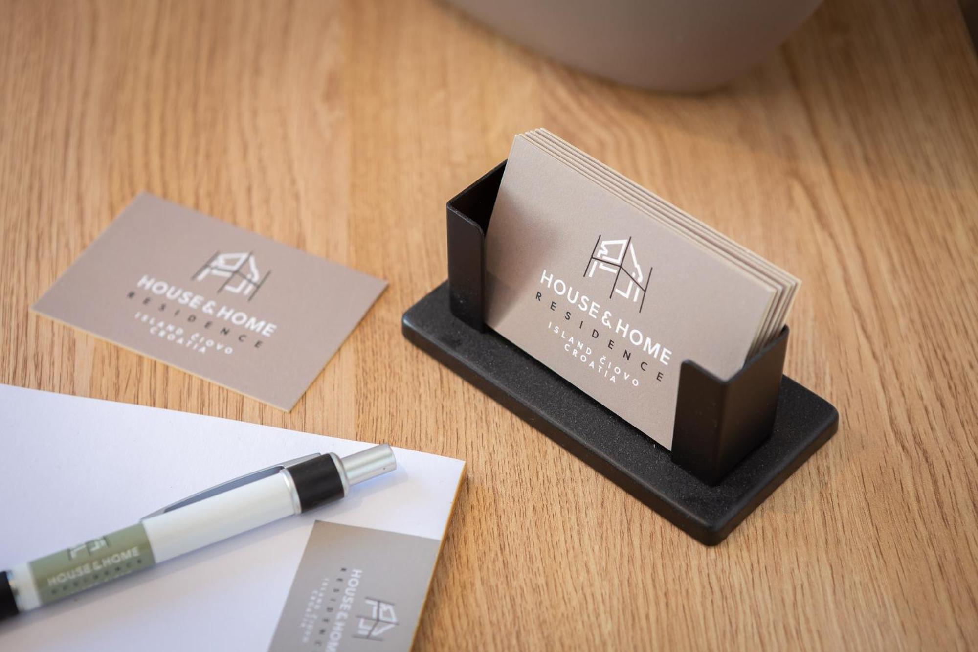 House & Home Слатине Екстер'єр фото