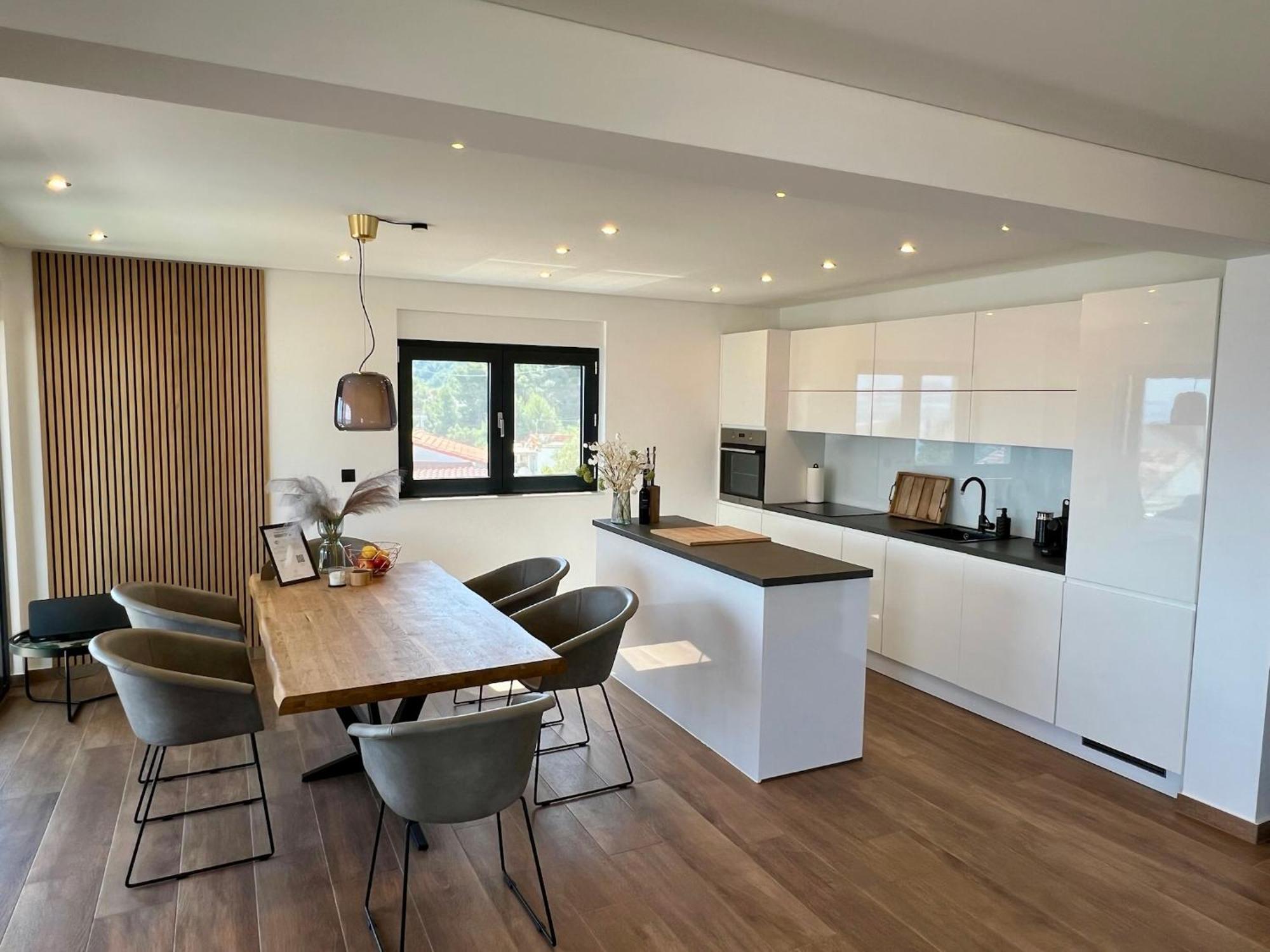House & Home Слатине Екстер'єр фото