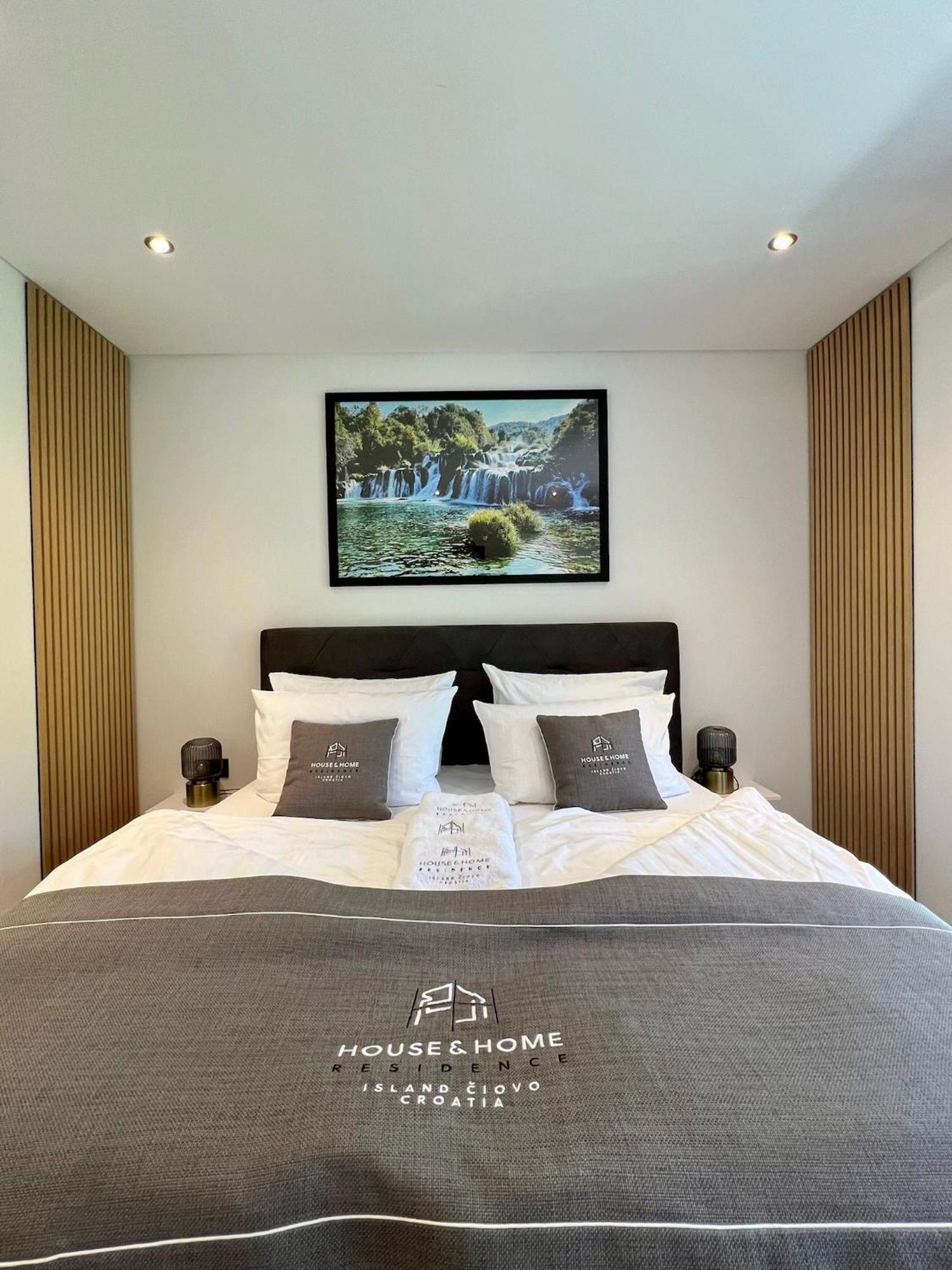 House & Home Слатине Екстер'єр фото
