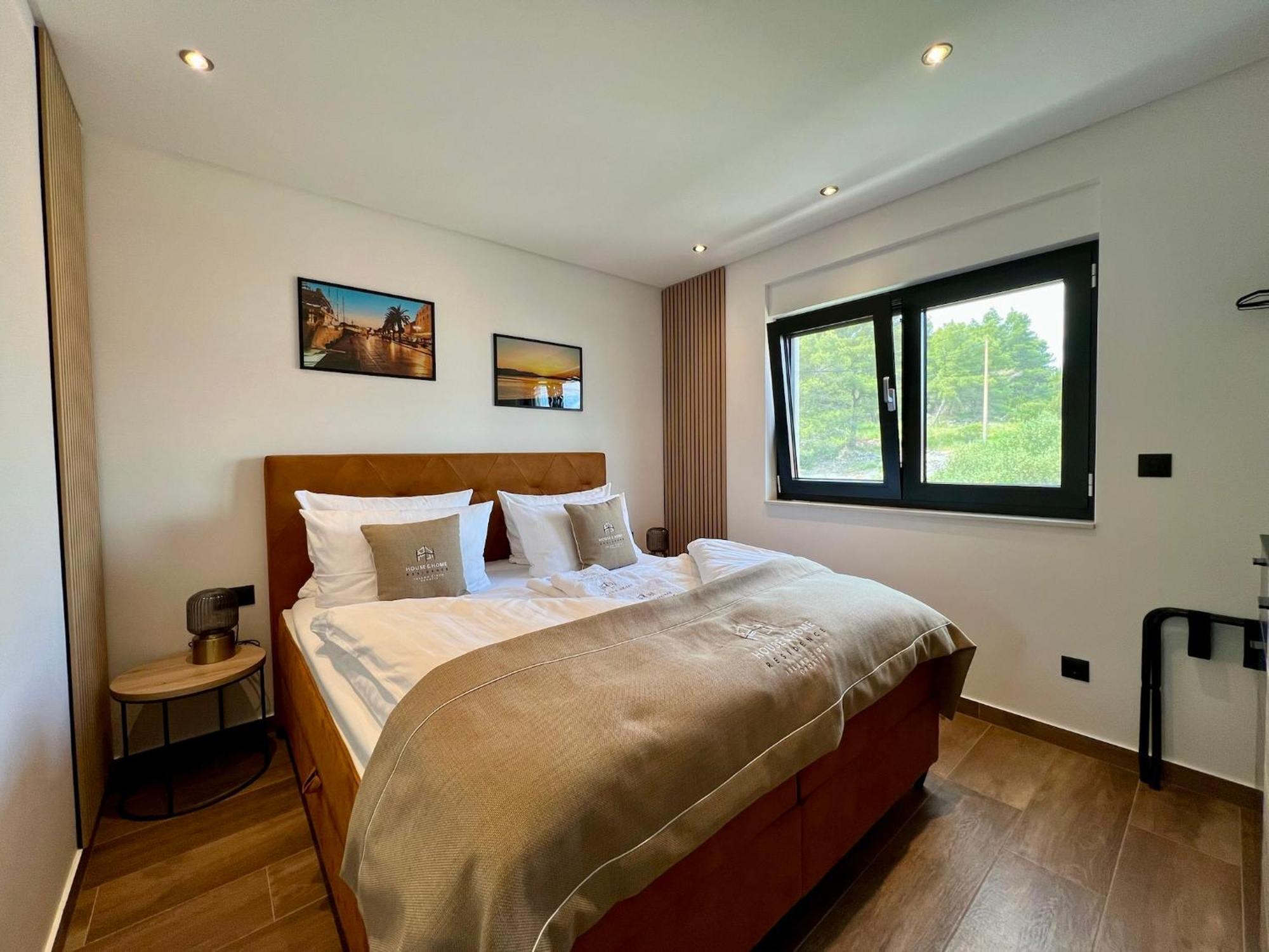 House & Home Слатине Екстер'єр фото